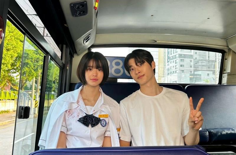 Cặp đôi phim giả tình thật ngầm công khai khiến ai cũng sốc: Nhà gái đẹp như Song Hye Kyo đang viral khắp toàn cầu- Ảnh 10.