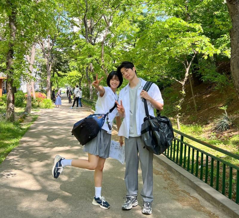 Cặp đôi phim giả tình thật ngầm công khai khiến ai cũng sốc: Nhà gái đẹp như Song Hye Kyo đang viral khắp toàn cầu- Ảnh 11.