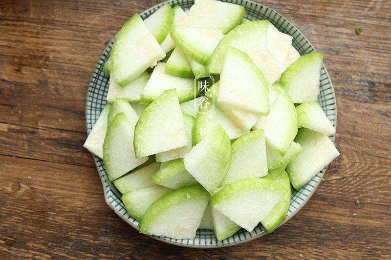 Món ăn tuyệt vời cho bữa cơm mùa hè: Nấu dễ lại giúp giải nhiệt mùa hè, giảm phù nề, tốt cho lá lách và dạ dày- Ảnh 3.