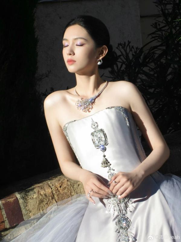 Mỹ nhân đẹp chấn động thế gian bùng nổ visual trên thảm đỏ Cannes, ngắm rồi mới biết thần tiên cổ tích là có thật- Ảnh 16.