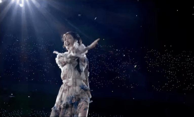 Showbiz có mỹ nhân cứ ra nhạc là top 1 cả nước, bỗng thành "tội đồ quốc dân" xin lỗi vẫn không được tha  - Ảnh 7.