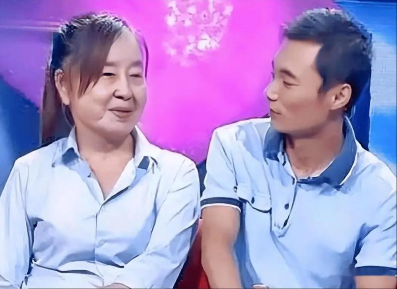 Cô gái 28 tuổi bỗng già đi nhanh chóng, họ hàng tưởng "bà lão 80"- Ảnh 3.