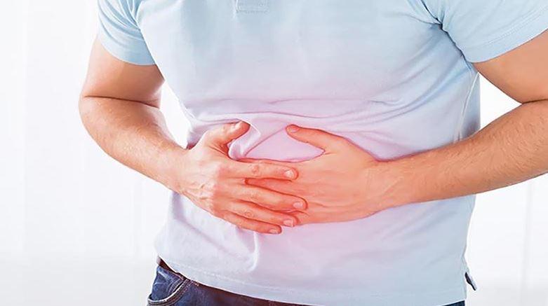Đau bụng liên tục suốt 3 tháng, người đàn ông 70 tuổi sốc nặng khi phát hiện bí mật "đáng sợ" - Ảnh 2.