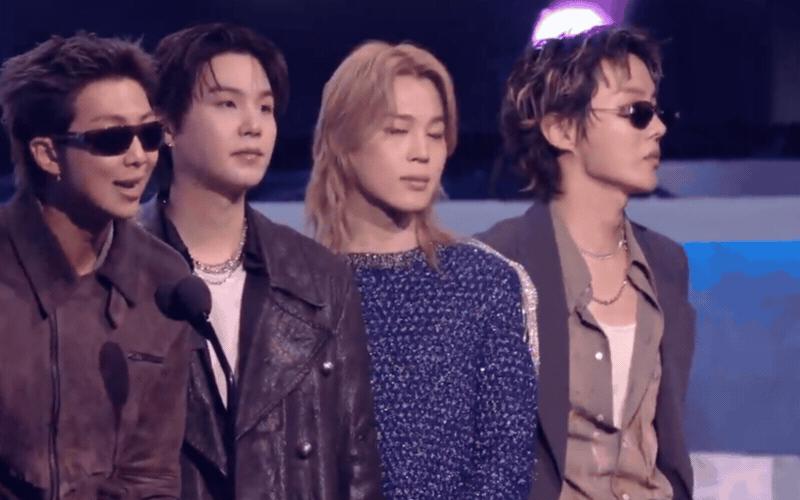 BTS được đặc cách đi trễ tại lễ trao giải lớn nhất nước Mỹ, cả triệu người nín thở chờ đợi- Ảnh 2.