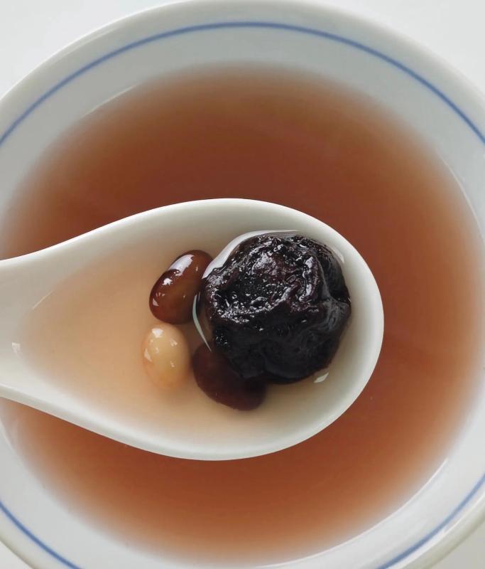 Đừng chỉ biết uống nước lọc vào mùa hè! Đây là 3 loại nước "siêu giải nhiệt", dưỡng da, tăng cường sức khỏe - Ảnh 2.