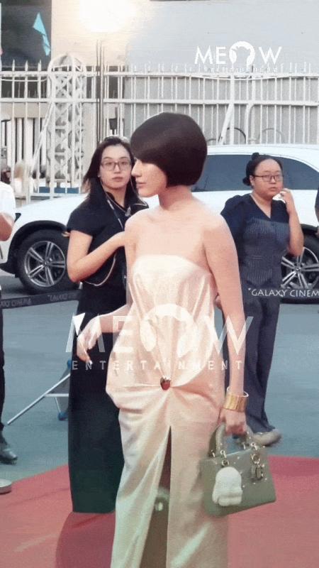 Ở đâu ra mỹ nhân Việt giống Song Hye Kyo quá vậy, từ kiểu tóc cho đến góc nghiêng chẳng khác gì chị em sinh đôi- Ảnh 1.