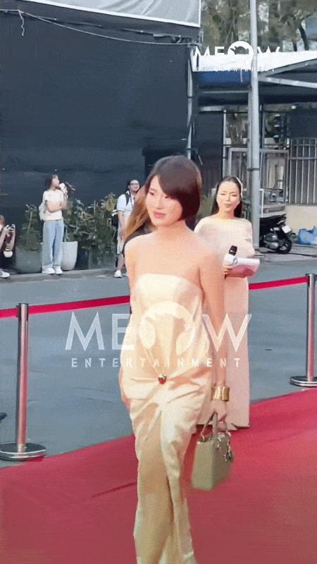 Ở đâu ra mỹ nhân Việt giống Song Hye Kyo quá vậy, từ kiểu tóc cho đến góc nghiêng chẳng khác gì chị em sinh đôi- Ảnh 4.