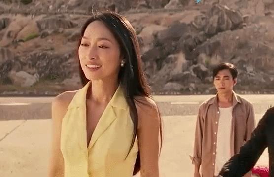Đoạn clip đang viral khắp MXH Việt: Ai xem cũng “Ủa” đến chục lần, chuông xe tăng nổ đùng đùng bên tai- Ảnh 1.