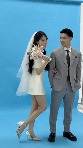 Tuyển thủ Văn Thanh và tiểu thư "trâm anh thế phiệt" cực tình tứ ở hậu trường chụp ảnh cưới, cô dâu xinh miễn chê- Ảnh 6.
