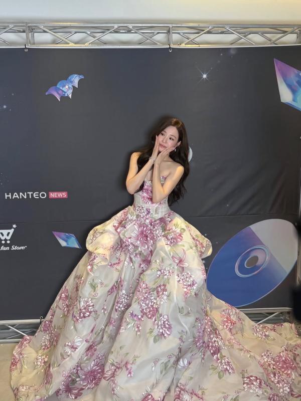Sự hết thời của nữ thần mắt cười đẹp nhất showbiz: Ra nhạc không ai biết, có ngày chỉ bán được 2 album- Ảnh 14.