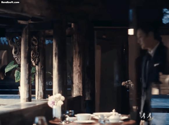 Một khi mỹ nam này tán tỉnh thì đố cô gái nào không đổ: 47 tuổi vẫn đẹp ngất ngây, quý ông kim cương đích thực- Ảnh 1.