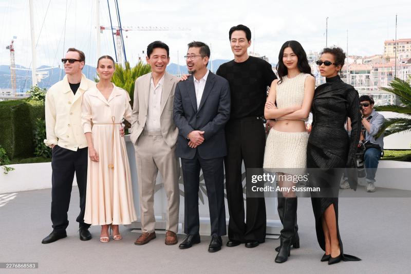 Phim Hàn hay xuất sắc nhận tràng vỗ tay 6 phút ở Cannes: Tinh hoa 4 phương tụ hội, nam chính đắt giá bậc nhất showbiz- Ảnh 6.