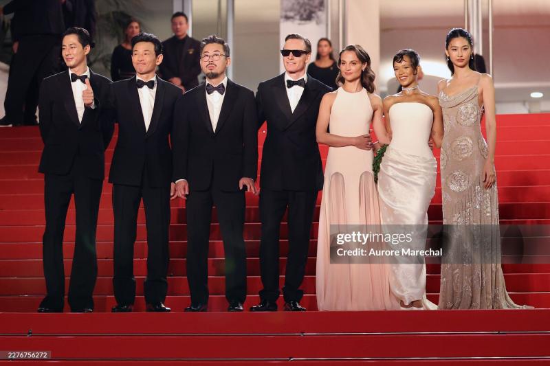 Phim Hàn hay xuất sắc nhận tràng vỗ tay 6 phút ở Cannes: Tinh hoa 4 phương tụ hội, nam chính đắt giá bậc nhất showbiz- Ảnh 3.