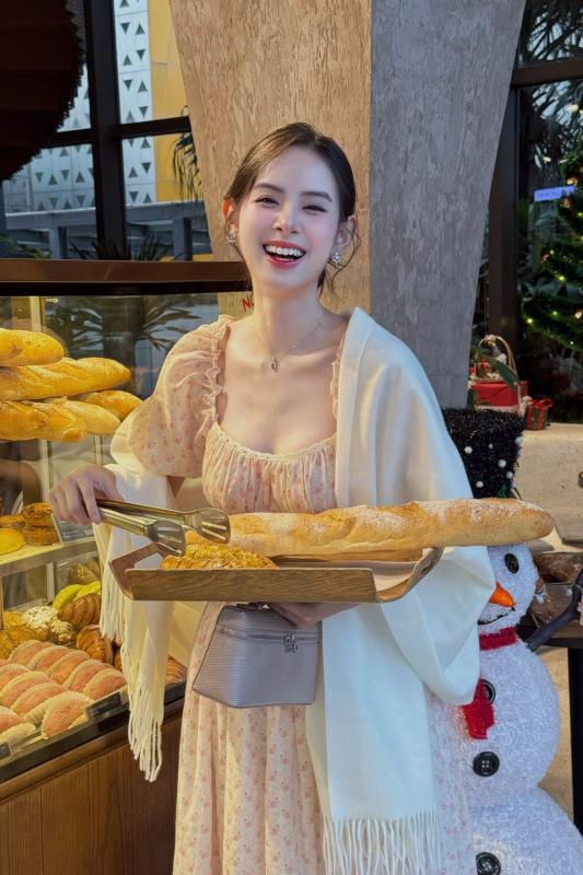Việt Nam có 1 mỹ nhân chỉ cười thôi cũng hút 10 triệu view, ai cũng đòi "trao ngay vương miện Hoa hậu cho cô ấy"- Ảnh 6.