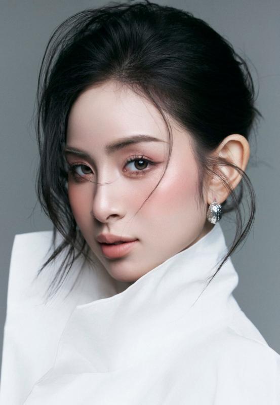 Việt Nam có 1 mỹ nhân chỉ cười thôi cũng hút 10 triệu view, ai cũng đòi "trao ngay vương miện Hoa hậu cho cô ấy"- Ảnh 12.