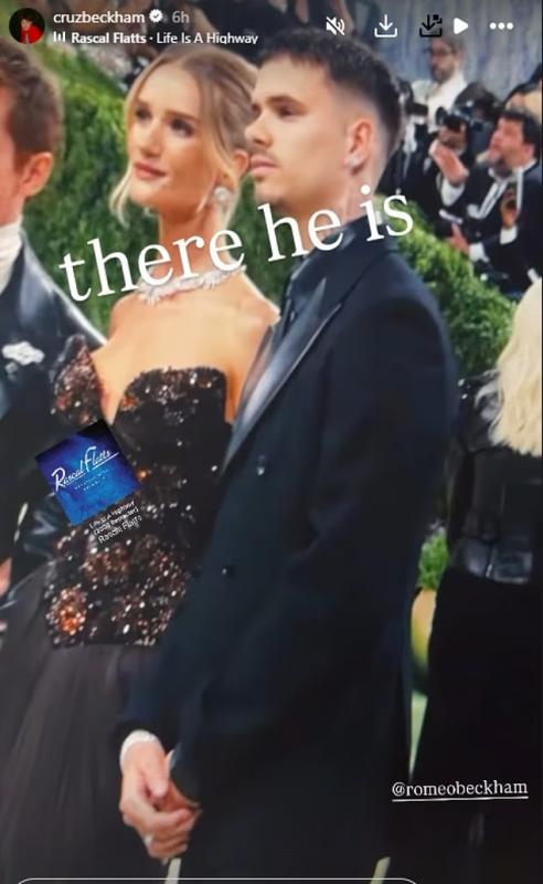 Romeo Beckham gây ấn tượng trong lần đầu dự Met Gala, vợ chồng Brooklyn - Victoria “vắng mặt bí ẩn” giữa drama gia đình- Ảnh 4.