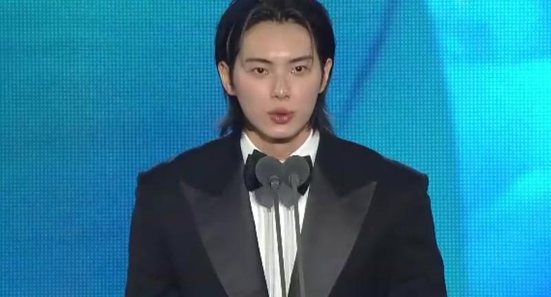 Trực tiếp Baeksang 2026: Mỹ nam Ngự Trù Của Bạo Chúa giành giải thưởng đầu tiên- Ảnh 3. Trực tiếp Baeksang 2026: Moon Ga Young vượt qua Son Ye Jin giành ngôi Ảnh hậu - Ảnh 29.