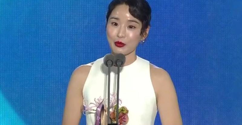Trực tiếp Baeksang 2026: Mỹ nam Ngự Trù Của Bạo Chúa giành giải thưởng đầu tiên- Ảnh 4. Trực tiếp Baeksang 2026: Moon Ga Young vượt qua Son Ye Jin giành ngôi Ảnh hậu - Ảnh 30.