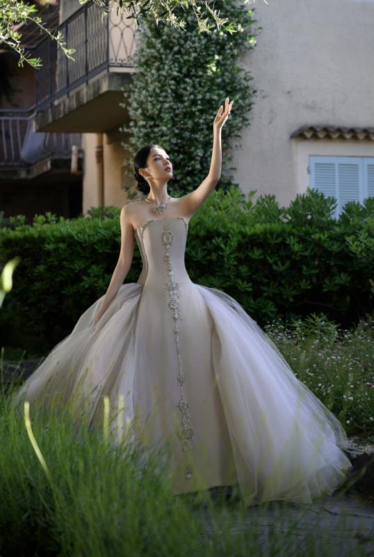 Bức ảnh xứng đáng phong thần của mỹ nhân đẹp chấn động thế gian ở Cannes- Ảnh 3.