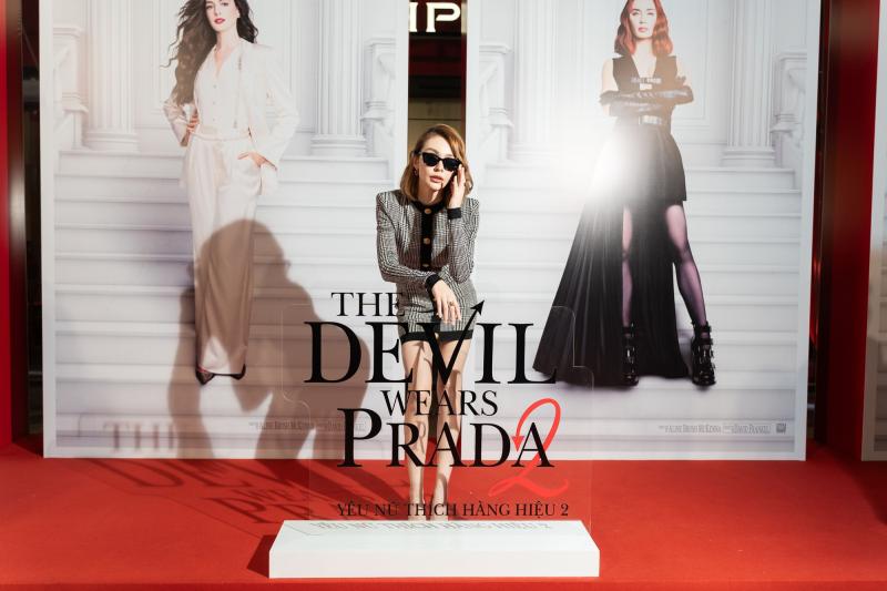 Thảm đỏ The Devil Wears Prada 2: Xoài Non - Thúy Ngân đẹp vô thực, Thanh Thủy hóa cô thư ký sexy chấn động MXH- Ảnh 9.