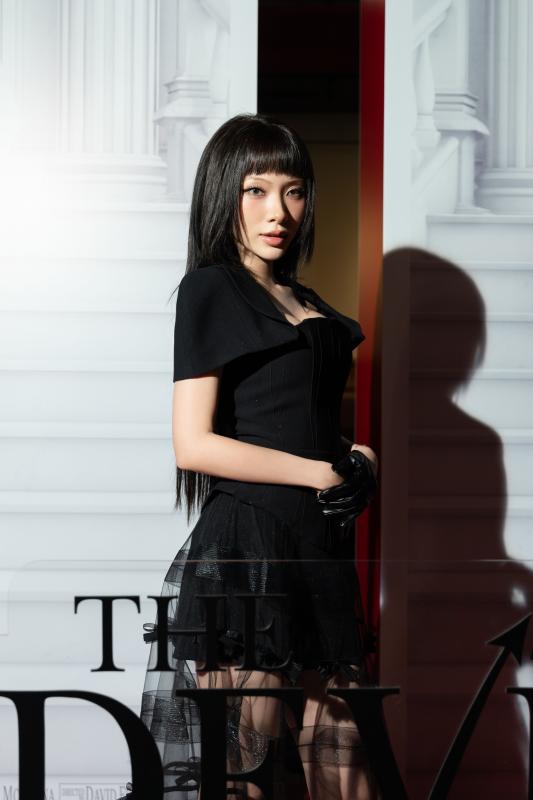 Thảm đỏ The Devil Wears Prada 2: Xoài Non - Thúy Ngân đẹp vô thực, Thanh Thủy hóa cô thư ký sexy chấn động MXH- Ảnh 10.