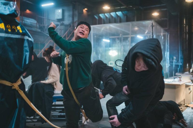 The Wonderfools: Biệt đội siêu anh hùng “báo đời” nhất màn ảnh, cứu thế giới mà như đi tấu hài- Ảnh 6. The Wonderfools: Biệt đội siêu anh hùng “báo đời” nhất màn ảnh, cứu thế giới mà như đi tấu hài- Ảnh 6.
