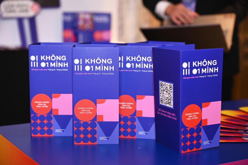 Đen xuất hiện lịch lãm, Bảo Ngọc giản dị mà nổi bần bật tại diễn đàn về niềm tin số tài chính trong kỷ nguyên AI đang diễn ra sáng nay- Ảnh 7.