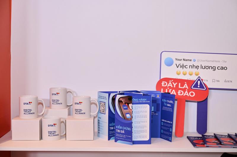 Đen xuất hiện lịch lãm, Bảo Ngọc giản dị mà nổi bần bật tại diễn đàn về niềm tin số tài chính trong kỷ nguyên AI đang diễn ra sáng nay- Ảnh 8.