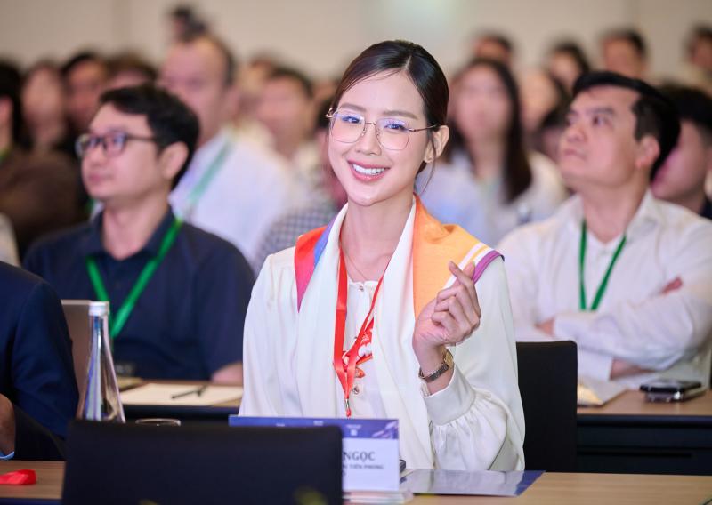 Đen xuất hiện lịch lãm, Bảo Ngọc giản dị mà nổi bần bật tại diễn đàn về niềm tin số tài chính trong kỷ nguyên AI đang diễn ra sáng nay- Ảnh 5.