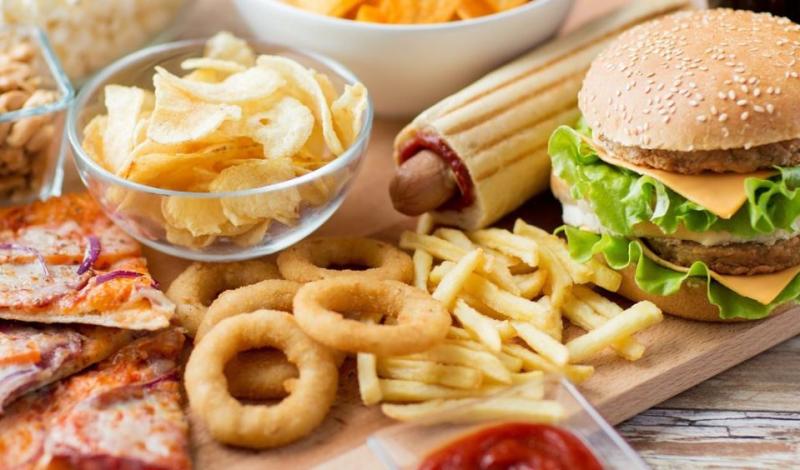 Nam thanh niên 25 tuổi "máu chuyển trắng như sữa" vì thường xuyên ăn món "vạn người mê" - Ảnh 2.