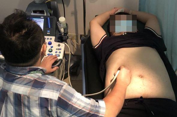 Nam thanh niên không uống rượu vẫn bị gan nhiễm mỡ nặng, bác sĩ chỉ rõ "thủ phạm" là thói quen "cực độc" - Ảnh 1.