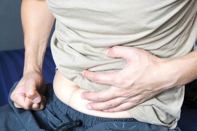 Người đàn ông 40 tuổi đau bụng dữ dội sau bữa ăn no, bác sĩ rút ra toàn máu đục như nước gạo, nhớt như mỡ  - Ảnh 1.