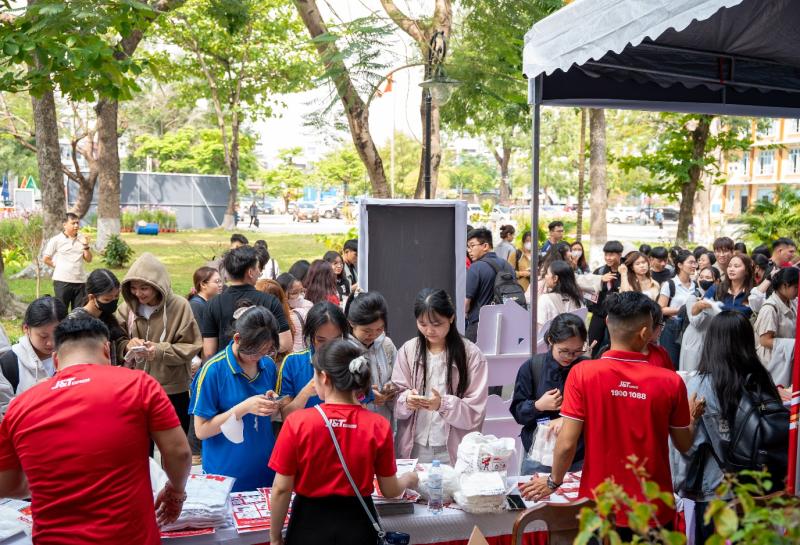 J&T Express thu hút lao động trẻ và thúc đẩy trải nghiệm số tại LOGFAIR 2026 - Ảnh 1.