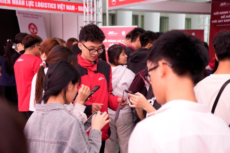J&T Express thu hút lao động trẻ và thúc đẩy trải nghiệm số tại LOGFAIR 2026 - Ảnh 2.