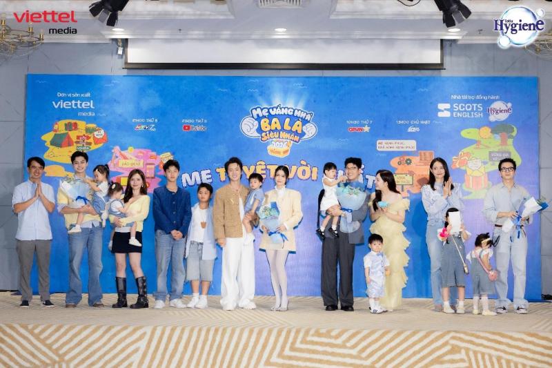 Gia đình Phí Ngọc Hưng quay lại “Mẹ Vắng Nhà Ba Là Siêu Nhân 2026” - Ảnh 1.