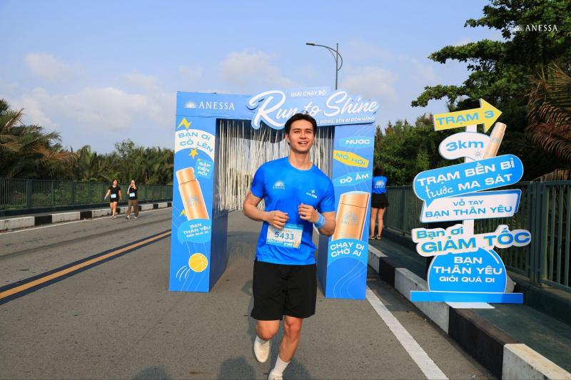 Hơn 100 năm nghiên cứu khoa học UV đồng hành trong từng bước chạy tại ANESSA Run To Shine 2026 - Ảnh 1.