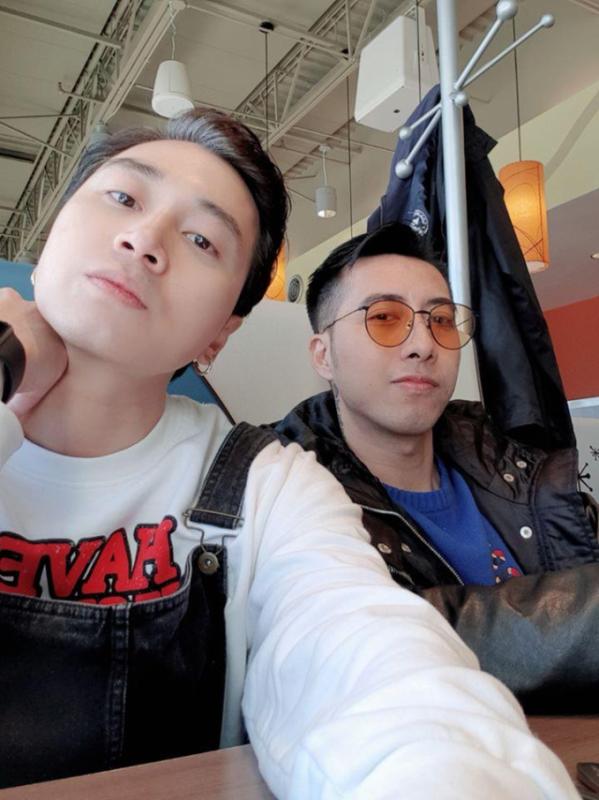 Đu idol quốc nội quá dễ: Karik và Only C đành chịu thua trước cách chào hỏi "độc lạ" của fan!- Ảnh 3.