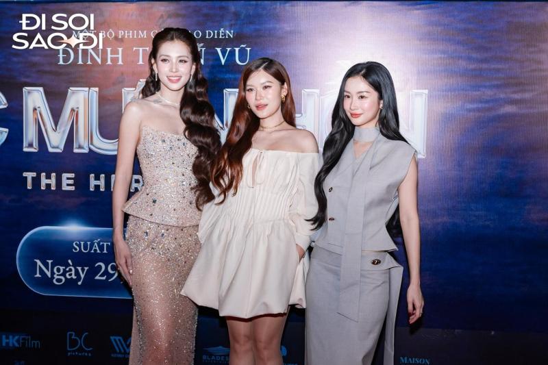 Thảm đỏ HOT nhất hôm nay: Tiểu Vy đẹp lấn át Thanh Thủy - Thiên Ân, Hòa Minzy xinh yêu như công chúa- Ảnh 10.