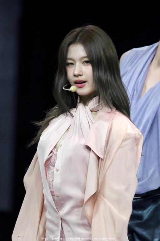 Đã hiểu lý do đây là mỹ nhân đẹp nhất thế giới, nói ngoại lệ showbiz cũng không ngoa - Ảnh 3.