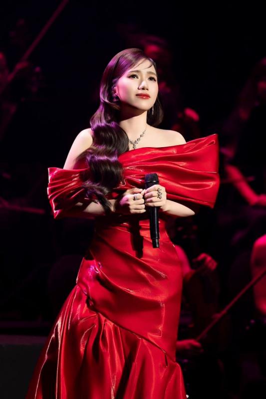 Việt Nam có thiên tài giọng hát đỗ Nhạc viện năm 9 tuổi: Nổi tiếng cả nước vẫn ở ẩn làm giảng viên- Ảnh 3.