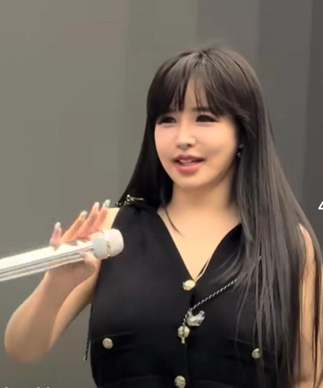 Showbiz mãi tiếc nuối mỹ nhân này: Giọng hát định hình tiêu chuẩn, lụi tàn vì 1 lần mang theo chất cấm- Ảnh 4.