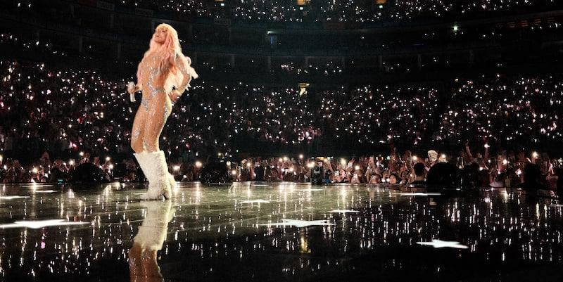 Top 5 nghệ sĩ nữ bán vé concert khủng nhất thế giới: Taylor Swift một mình một đỉnh, BLACKPINK “tàng hình”- Ảnh 23.