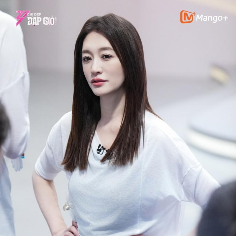 Không ai tranh được ngôi vị của mỹ nhân hát dở nhất showbiz- Ảnh 6.