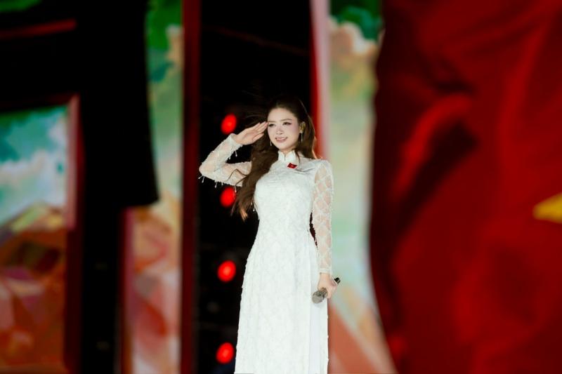 Việt Nam có mỹ nhân 2 lần đỗ Thủ khoa, làm giảng viên thanh nhạc mà vẫn đắt show bậc nhất - Ảnh 6.