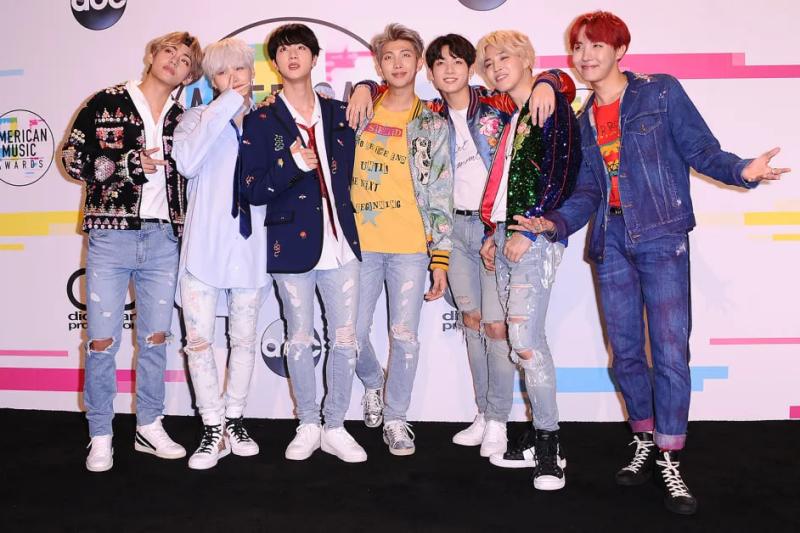 BTS được đặc cách đi trễ tại lễ trao giải lớn nhất nước Mỹ, cả triệu người nín thở chờ đợi- Ảnh 6.