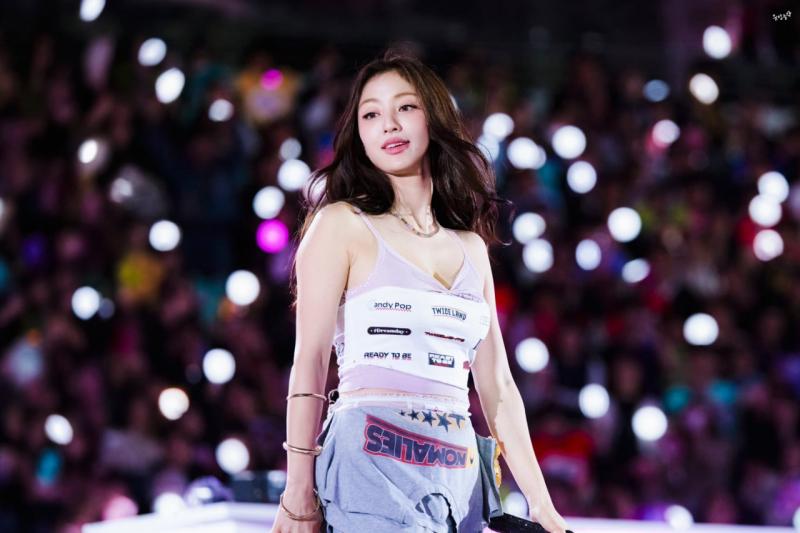 Showbiz có tổ hợp không lỗ hổng visual: 9 mỹ nhân mỗi người một vẻ, đáng yêu - trưởng thành "cân đẹp"- Ảnh 33.