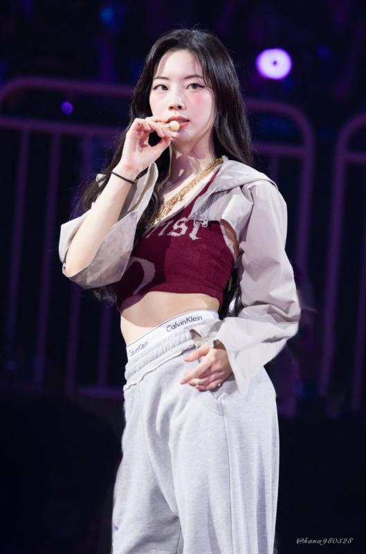 Showbiz có tổ hợp không lỗ hổng visual: 9 mỹ nhân mỗi người một vẻ, đáng yêu - trưởng thành "cân đẹp"- Ảnh 43.