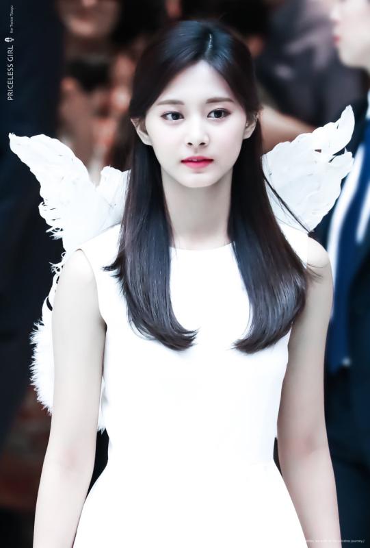 Showbiz có tổ hợp không lỗ hổng visual: 9 mỹ nhân mỗi người một vẻ, đáng yêu - trưởng thành "cân đẹp"- Ảnh 52.