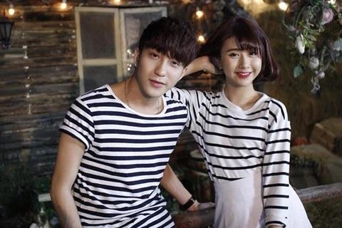 Hình ảnh phản chiếu trong gương vô tình để lộ chuyện nam diễn viên Việt đang hẹn hò cô gái nóng bỏng?- Ảnh 2.