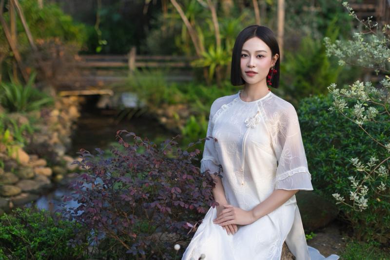 Nữ hoàng nước mắt Vbiz già đi chục tuổi vì kiểu tóc thảm họa, tạo hình xấu nhất sự nghiệp là đây- Ảnh 8.